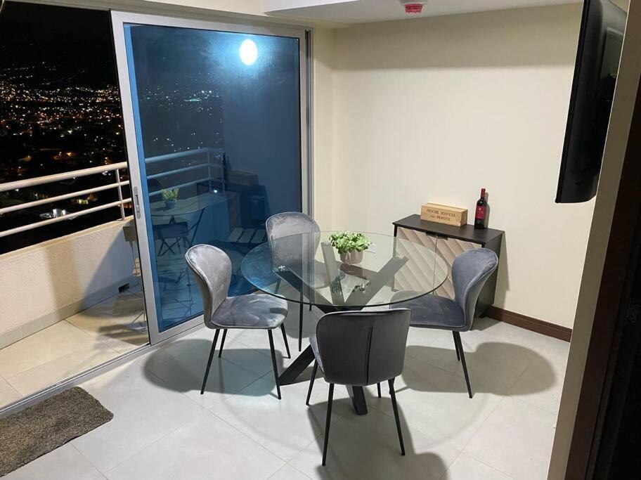 Penthouse En Los Yoses, Vista De Los Dioses Fast Wifi サンホセ エクステリア 写真