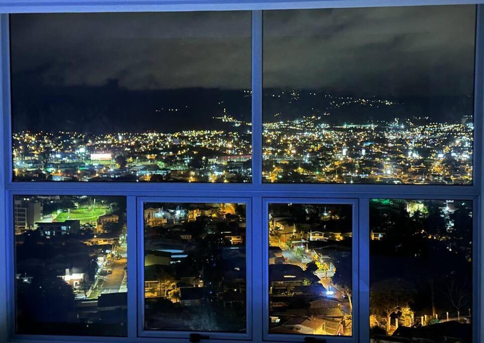 Penthouse En Los Yoses, Vista De Los Dioses Fast Wifi サンホセ エクステリア 写真