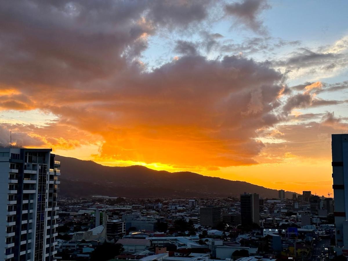 Penthouse En Los Yoses, Vista De Los Dioses Fast Wifi サンホセ エクステリア 写真